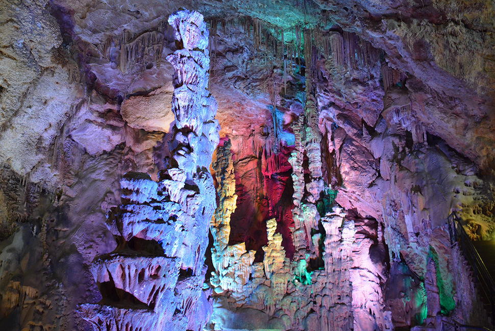 Пещера Бусот и водопады Альгара