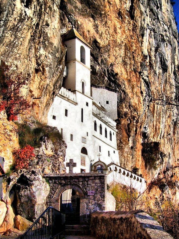 Чудотворный монастырь Острог и Подгорица