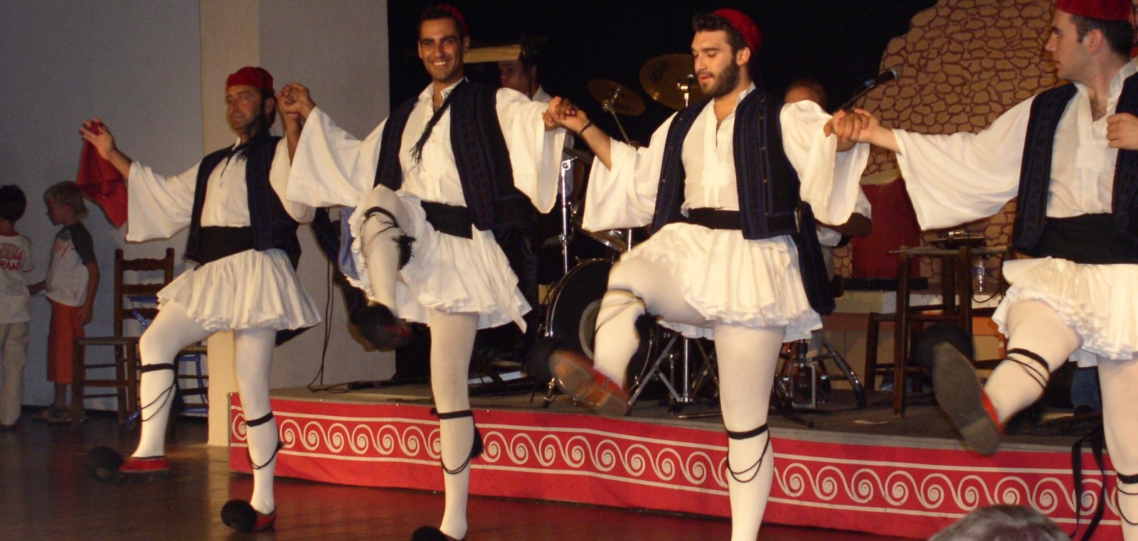 Критский вечер в традиционной деревне