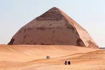 Дневная экскурсия в Гизу, пирамиды Саккара и Дахшур