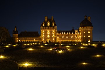 Дворец Во-ле-Виконт и вечер при свечах